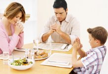 200408-omag-family-pray-600x411.jpeg
