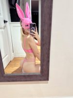 do-you-like-bunnies-v0-3rnz4bqjazrb1.jpg