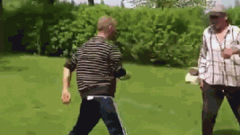 doing-a-bad-job-of-boxing-probably-because-he-is-drunk-but-other-guy-might-be-also-a-bit-tipsy.gif